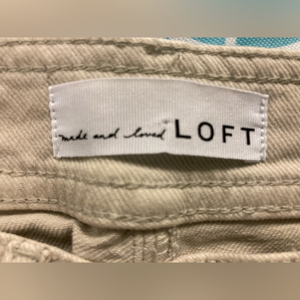 💛TODAY***$15***Loft beige tone four pocket style denim shorts. - Picture 2 of 3